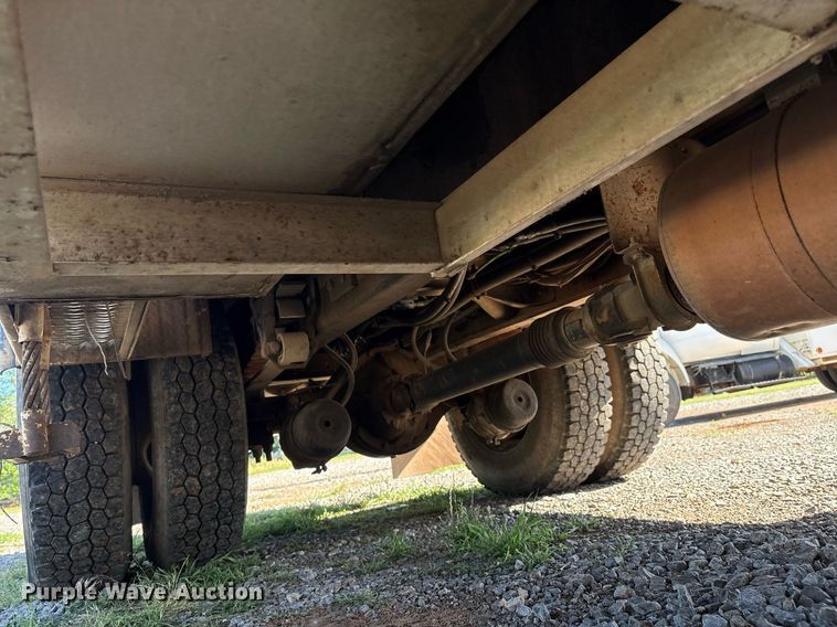 image for item EM2588 2004 Ford F750 Super Duty bucket truck