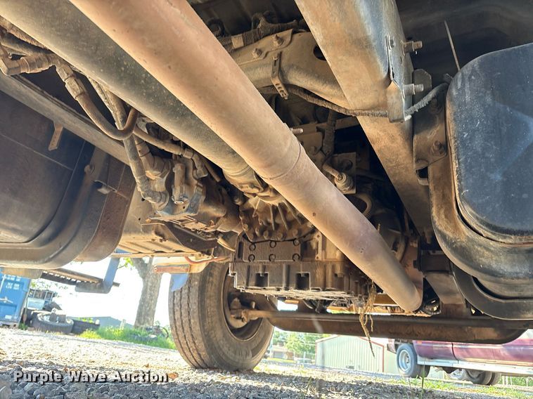 image for item EM2588 2004 Ford F750 Super Duty bucket truck