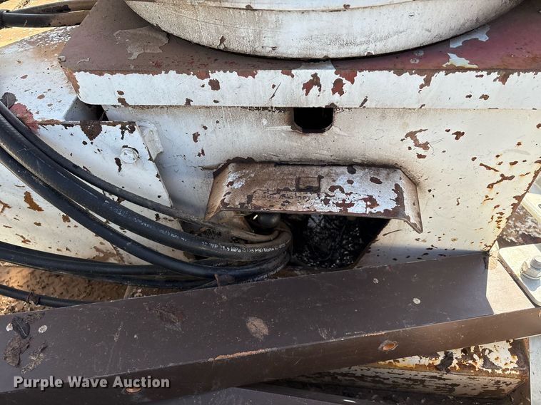 image for item EM2588 2004 Ford F750 Super Duty bucket truck