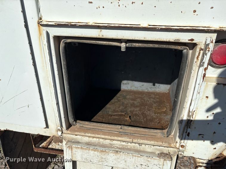 image for item EM2588 2004 Ford F750 Super Duty bucket truck