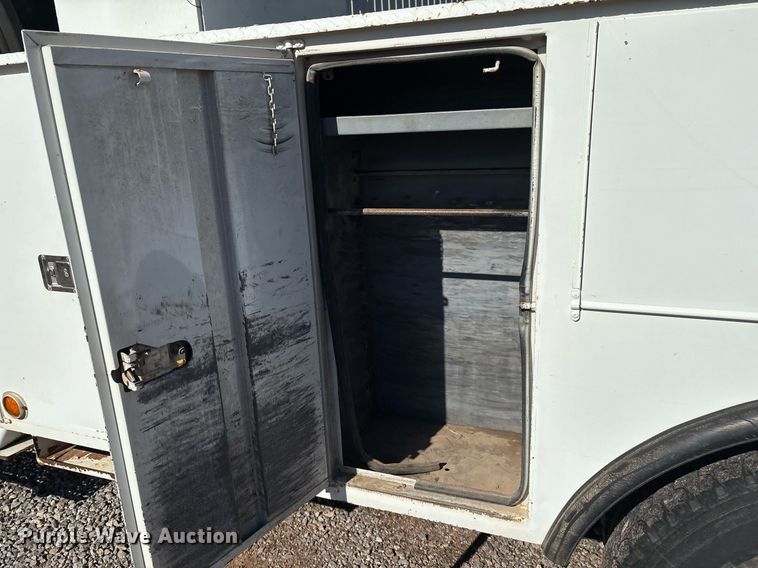 image for item EM2588 2004 Ford F750 Super Duty bucket truck