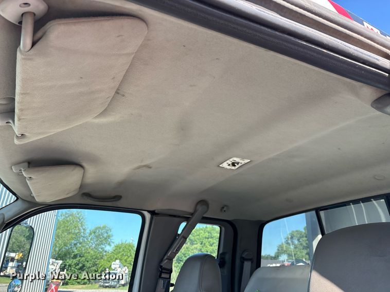 image for item EM2588 2004 Ford F750 Super Duty bucket truck