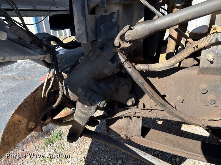 image for item EM2588 2004 Ford F750 Super Duty bucket truck