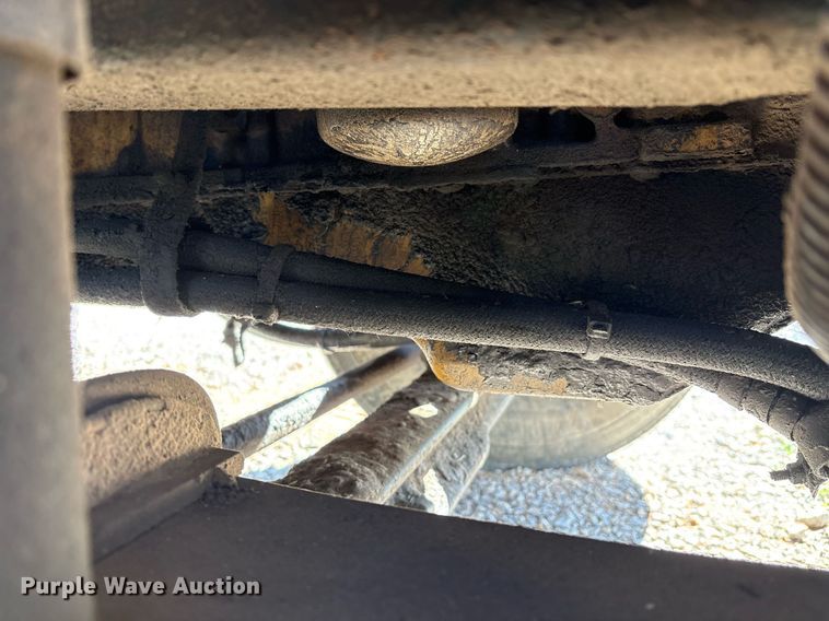 image for item EM2588 2004 Ford F750 Super Duty bucket truck