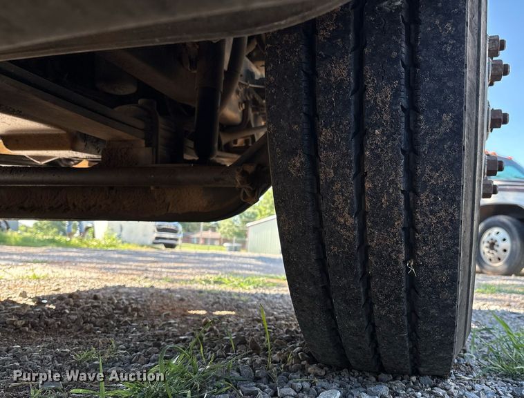 image for item EM2588 2004 Ford F750 Super Duty bucket truck