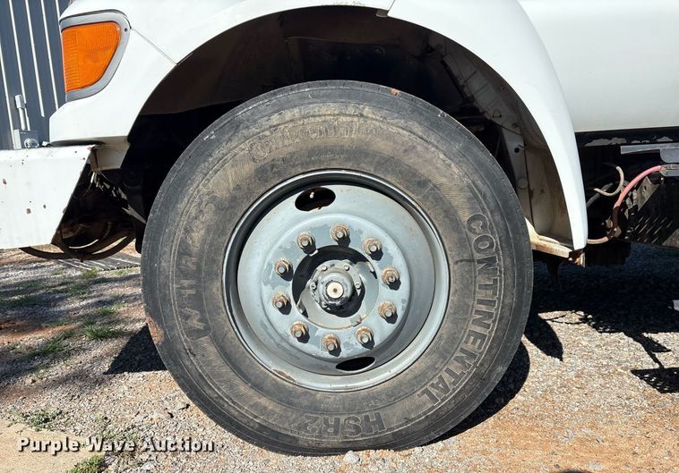 image for item EM2588 2004 Ford F750 Super Duty bucket truck