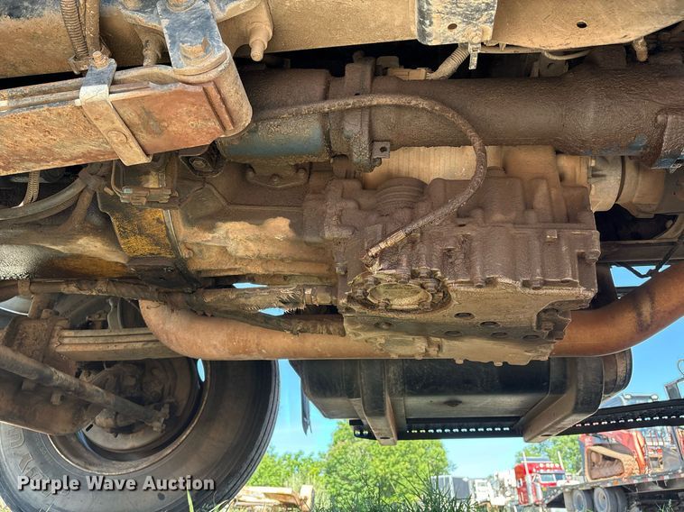 image for item EM2589 2004 Ford F750 Super Duty bucket truck