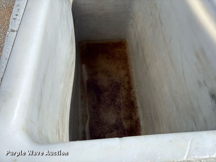 image for item EM2589 2004 Ford F750 Super Duty bucket truck