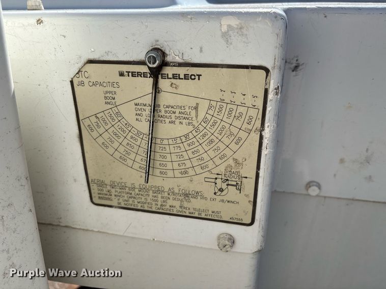 image for item EM2589 2004 Ford F750 Super Duty bucket truck