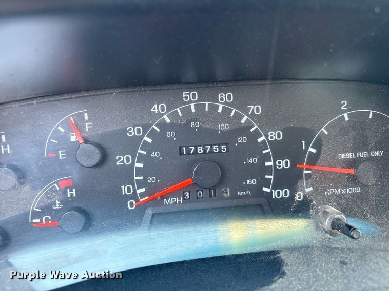 image for item EM2589 2004 Ford F750 Super Duty bucket truck