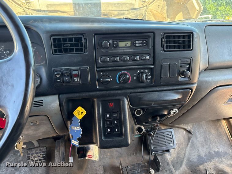 image for item EM2589 2004 Ford F750 Super Duty bucket truck