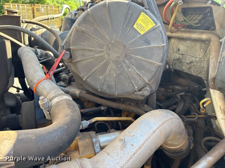 image for item EM2589 2004 Ford F750 Super Duty bucket truck