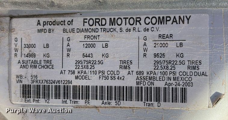 image for item EM2589 2004 Ford F750 Super Duty bucket truck