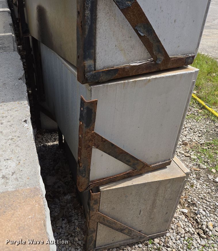 image for item EM7010 (6) toolboxes 