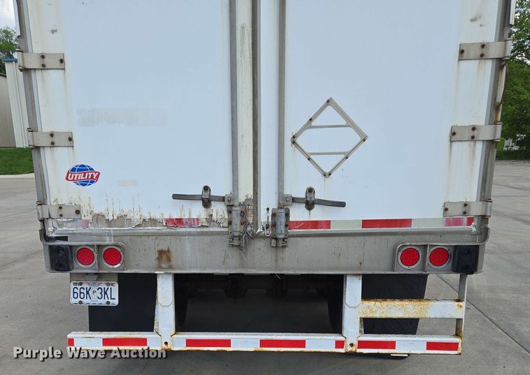 image for item EM7283 2007 Utility Trailer Manufacturer dry van trailer