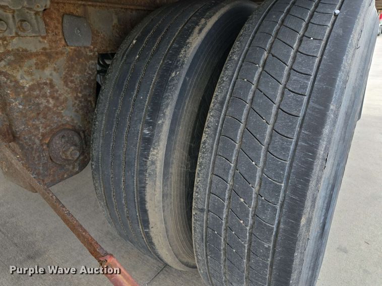 image for item EM7283 2007 Utility Trailer Manufacturer dry van trailer