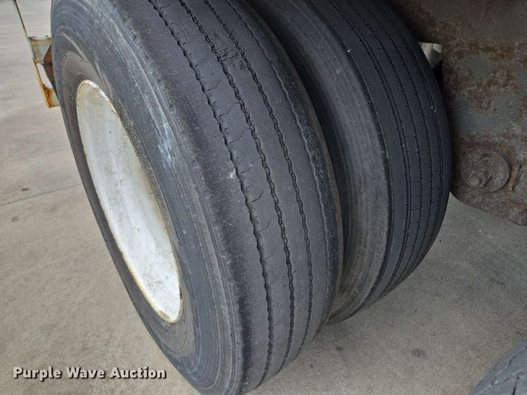 image for item EM7283 2007 Utility Trailer Manufacturer dry van trailer