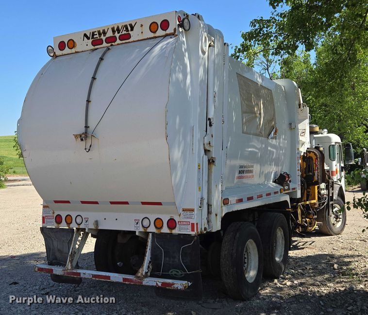 image for item EM7340 2017 Peterbilt 320 refuse truck