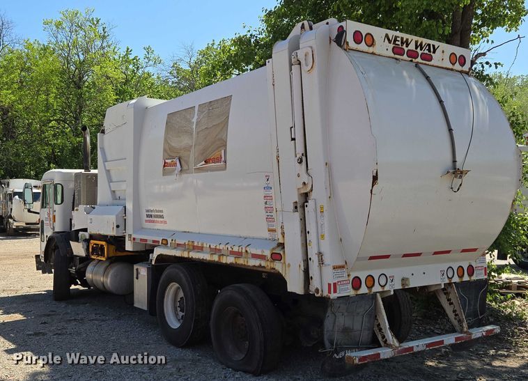 image for item EM7340 2017 Peterbilt 320 refuse truck