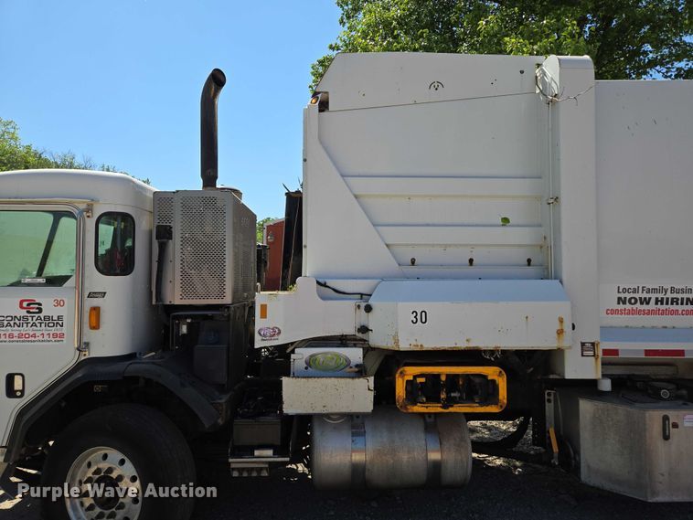 image for item EM7340 2017 Peterbilt 320 refuse truck