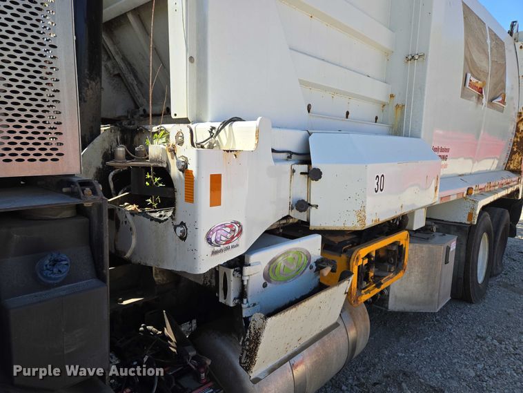 image for item EM7340 2017 Peterbilt 320 refuse truck