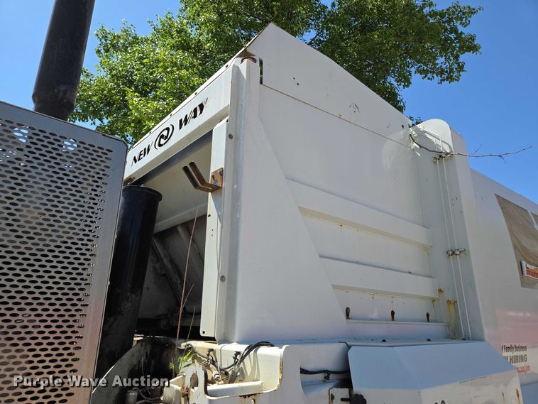 image for item EM7340 2017 Peterbilt 320 refuse truck