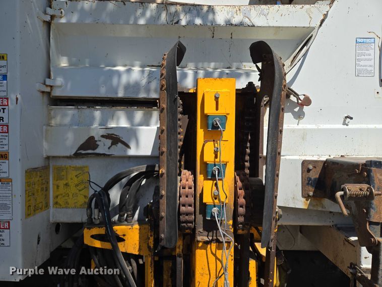 image for item EM7340 2017 Peterbilt 320 refuse truck