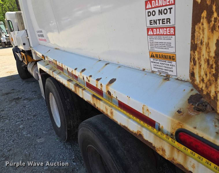 image for item EM7340 2017 Peterbilt 320 refuse truck