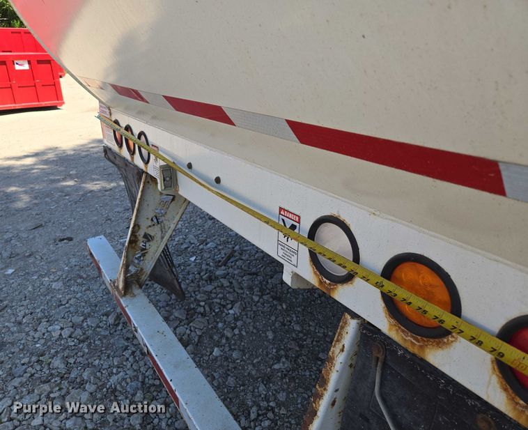 image for item EM7340 2017 Peterbilt 320 refuse truck