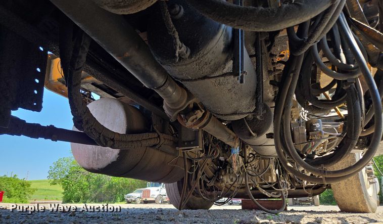 image for item EM7340 2017 Peterbilt 320 refuse truck