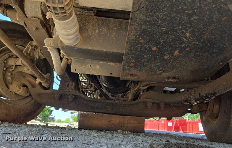 image for item EM7340 2017 Peterbilt 320 refuse truck