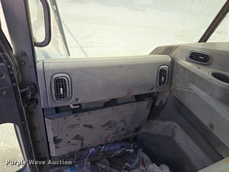 image for item EM7340 2017 Peterbilt 320 refuse truck