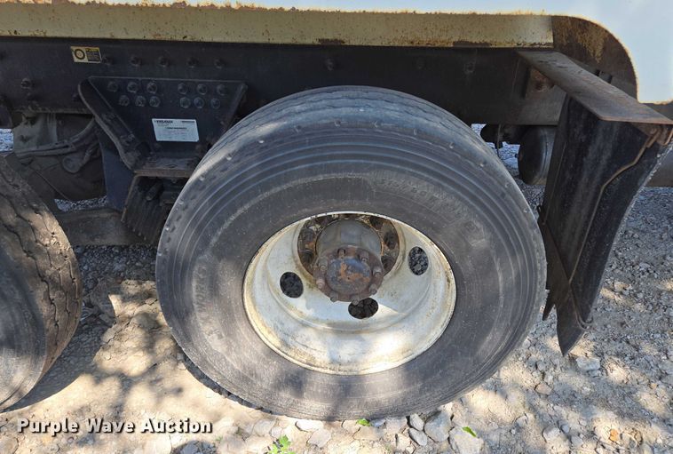 image for item EM7340 2017 Peterbilt 320 refuse truck