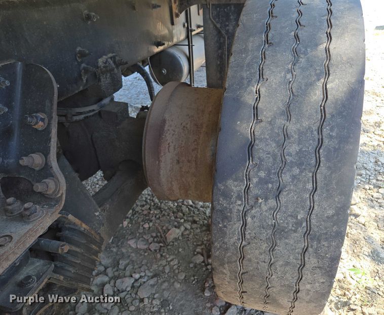 image for item EM7340 2017 Peterbilt 320 refuse truck