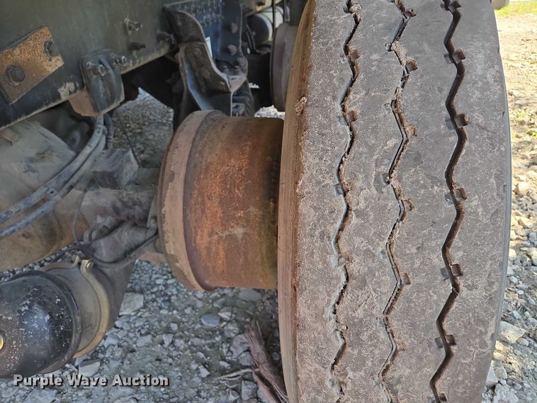 image for item EM7340 2017 Peterbilt 320 refuse truck