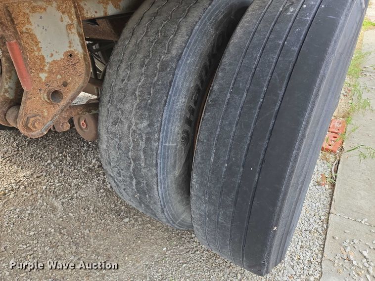 image for item EM7356 1998 Trailmobile dry van trailer