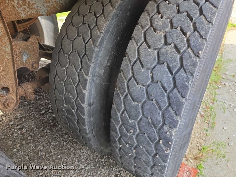 image for item EM7356 1998 Trailmobile dry van trailer