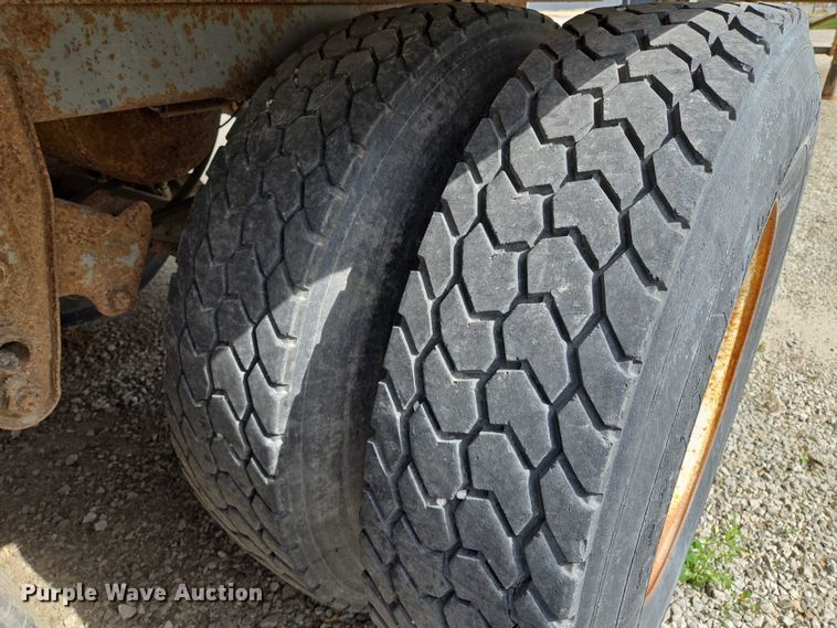 image for item EM7356 1998 Trailmobile dry van trailer