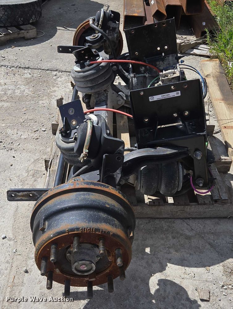 image for item EM7369 Link pusher axle