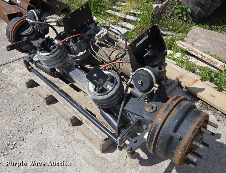 image for item EM7369 Link pusher axle