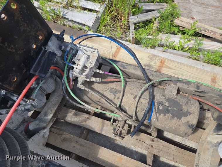 image for item EM7369 Link pusher axle