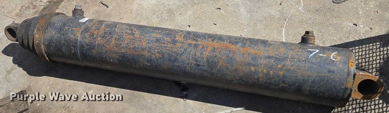 image for item EM7371 Parker hydraulic lift cylinder