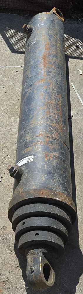 image for item EM7371 Parker hydraulic lift cylinder