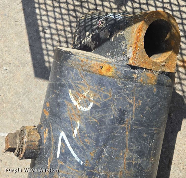 image for item EM7371 Parker hydraulic lift cylinder