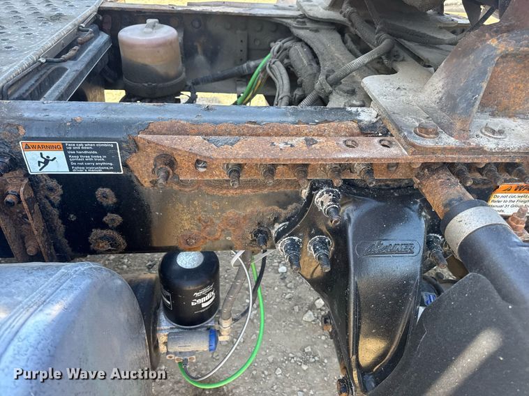 image for item EN4559 2016 Freightliner Cascadia Evolution semi truck