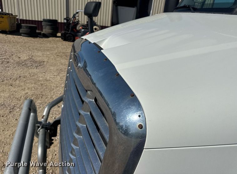 image for item EN4559 2016 Freightliner Cascadia Evolution semi truck