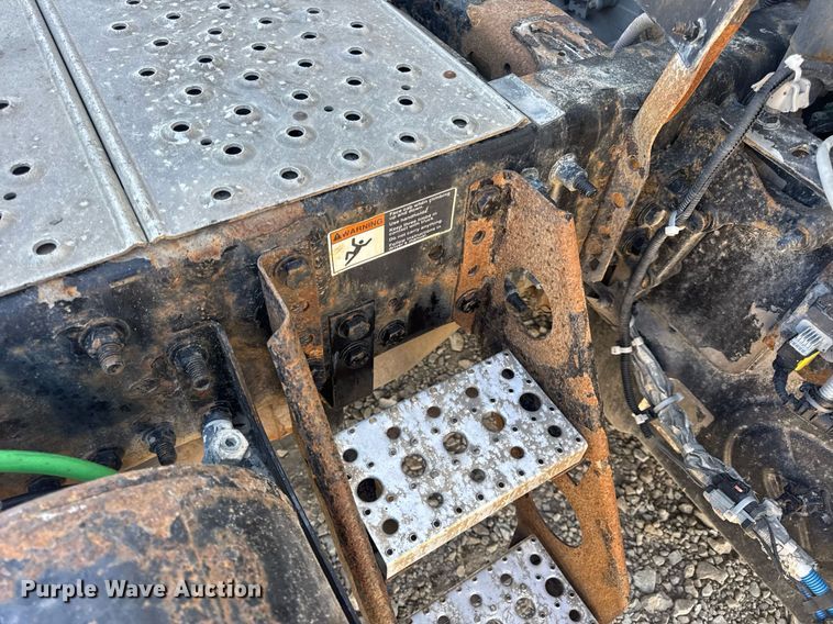 image for item EN4559 2016 Freightliner Cascadia Evolution semi truck