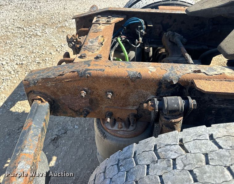 image for item EN4559 2016 Freightliner Cascadia Evolution semi truck