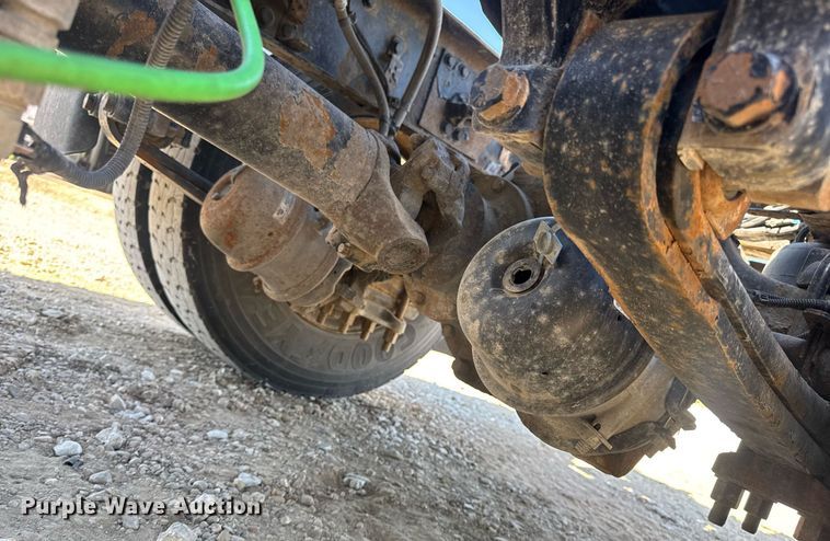 image for item EN4559 2016 Freightliner Cascadia Evolution semi truck