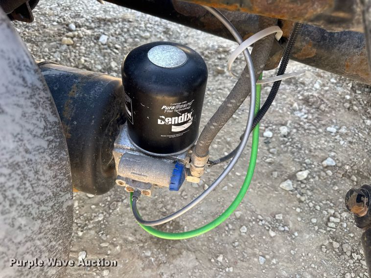 image for item EN4559 2016 Freightliner Cascadia Evolution semi truck